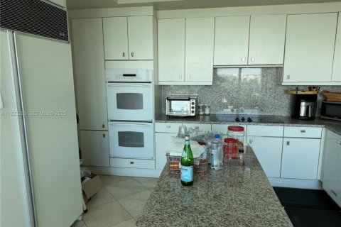 Condo in Bal Harbour, Florida, 2 bedrooms  № 2039454 - photo 8