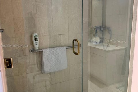 Condo in Bal Harbour, Florida, 2 bedrooms  № 2039454 - photo 26