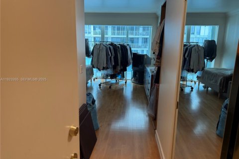 Condo in Bal Harbour, Florida, 2 bedrooms  № 2039454 - photo 14