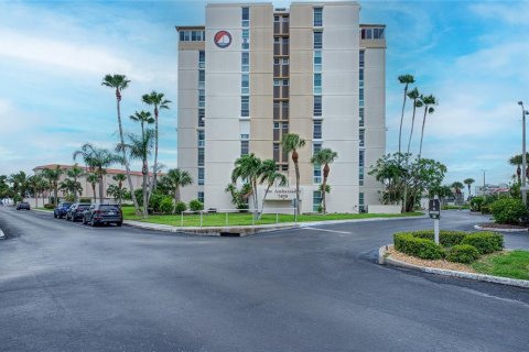 Condo in South Pasadena, Florida, 1 bedroom  № 2266300