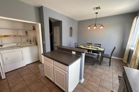 Townhouse in Windermere, Florida 2 bedrooms, 110 sq.m. № 2121157 - photo 14