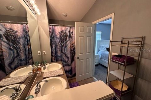 Townhouse in Windermere, Florida 2 bedrooms, 110 sq.m. № 2121157 - photo 20