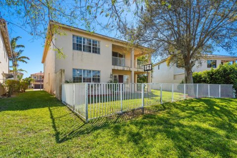 House in Wellington, Florida 5 bedrooms, 285.67 sq.m. № 2397841 - photo 4