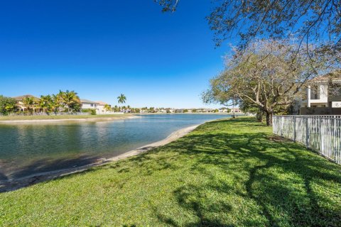 House in Wellington, Florida 5 bedrooms, 285.67 sq.m. № 2397841 - photo 10