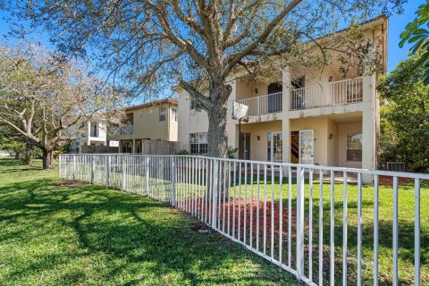House in Wellington, Florida 5 bedrooms, 285.67 sq.m. № 2397841 - photo 9