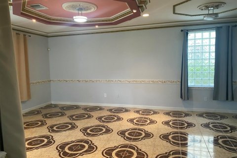 House in Wellington, Florida 5 bedrooms, 285.67 sq.m. № 2397841 - photo 23