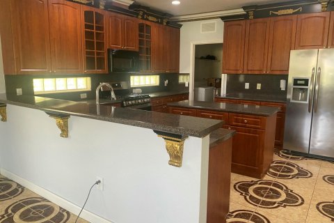 House in Wellington, Florida 5 bedrooms, 285.67 sq.m. № 2397841 - photo 18