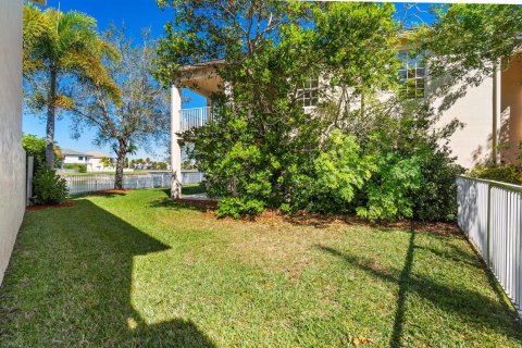 House in Wellington, Florida 5 bedrooms, 285.67 sq.m. № 2397841 - photo 8