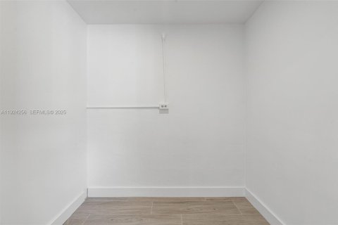 Casa en venta en Pompano Beach, Florida, 3 dormitorios, 158.21 m2 № 1983060 - foto 19