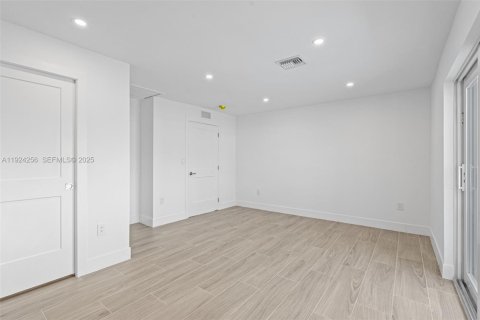 Casa en venta en Pompano Beach, Florida, 3 dormitorios, 158.21 m2 № 1983060 - foto 29