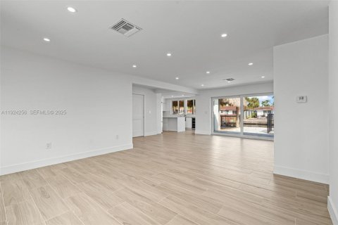 Casa en venta en Pompano Beach, Florida, 3 dormitorios, 158.21 m2 № 1983060 - foto 8