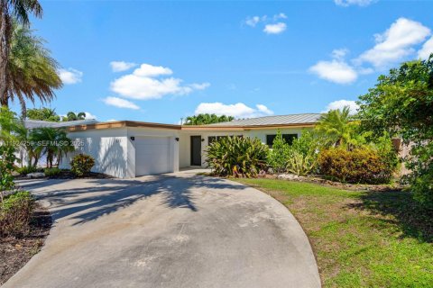 Casa en venta en Pompano Beach, Florida, 3 dormitorios, 158.21 m2 № 1983060 - foto 4