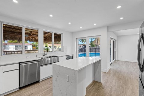 Casa en venta en Pompano Beach, Florida, 3 dormitorios, 158.21 m2 № 1983060 - foto 16