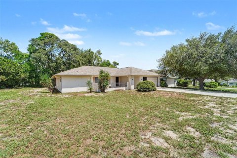 Villa ou maison à Spring Hill, Floride 3 chambres, 173.26 m2 № 2356361