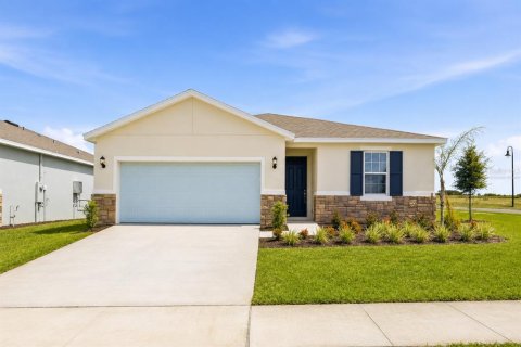 House in Okahumpka, Florida 4 bedrooms, 150.97 sq.m. № 2277367