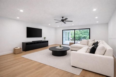 House in Bradenton, Florida 3 bedrooms, 124.49 sq.m. № 2109614 - photo 3