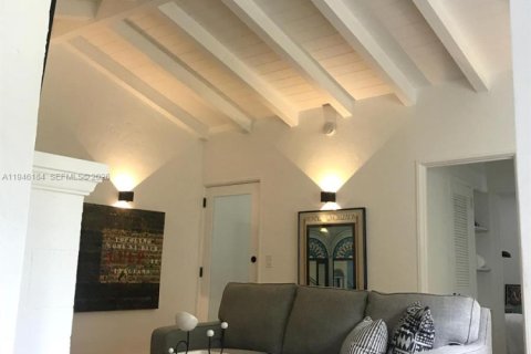 Apartment in Miami Beach, Florida 1 bedroom, 77.11 sq.m. № 2002735 - photo 4