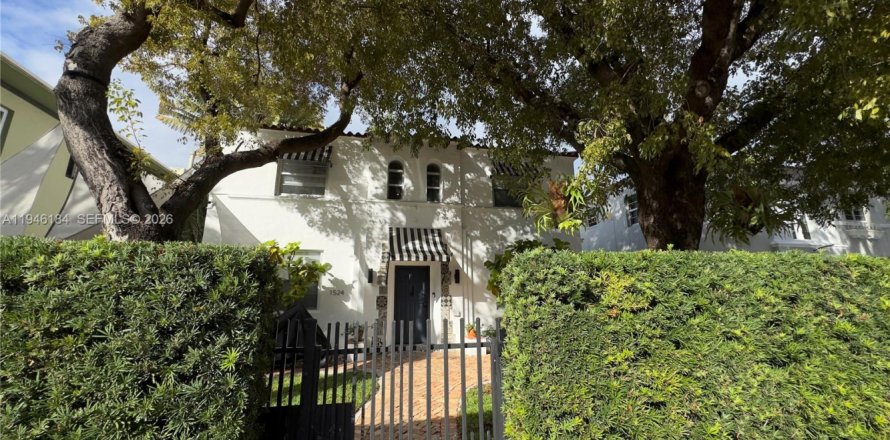 Apartment in Miami Beach, Florida 1 bedroom, 77.11 sq.m. № 2002735