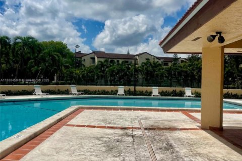 Condo in Miami, Florida, 3 bedrooms  № 1942313 - photo 27