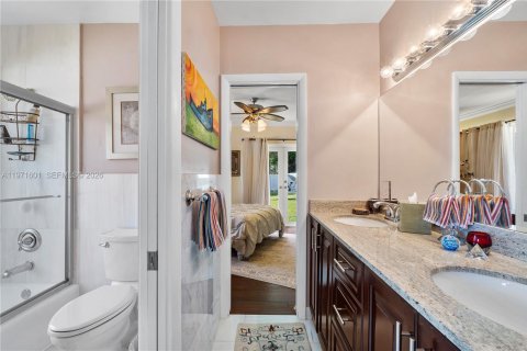 Купить виллу или дом в Пальметто-Бей, Флорида 5 спален, 332.78м2, № 2040843 - фото 27