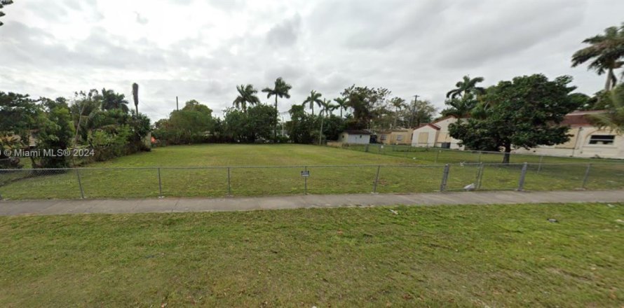 Land in Homestead, Florida № 1691823
