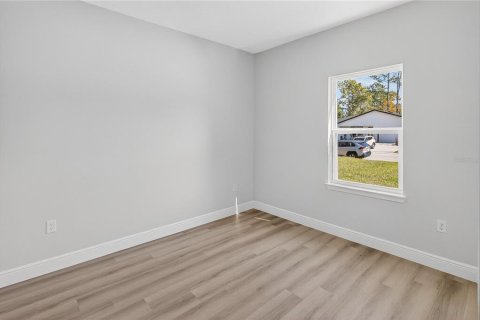 Villa ou maison à louer à Dunnellon, Floride: 4 chambres, 170.29 m2 № 2413418 - photo 12