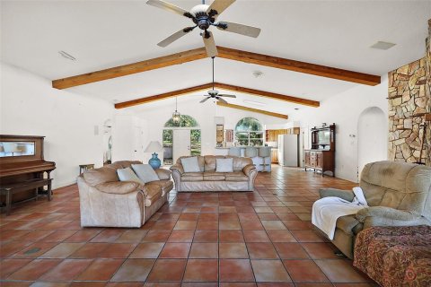 Casa en venta en Umatilla, Florida, 3 dormitorios, 230.86 m2 № 1722347 - foto 5