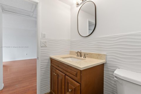 Condominio en venta en Sunny Isles Beach, Florida, 1 dormitorio, 65.5 m2 № 2021564 - foto 21