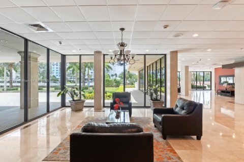 Condominio en venta en Sunny Isles Beach, Florida, 1 dormitorio, 65.5 m2 № 2021564 - foto 13