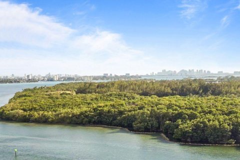 Condominio en venta en Sunny Isles Beach, Florida, 1 dormitorio, 65.5 m2 № 2021564 - foto 9