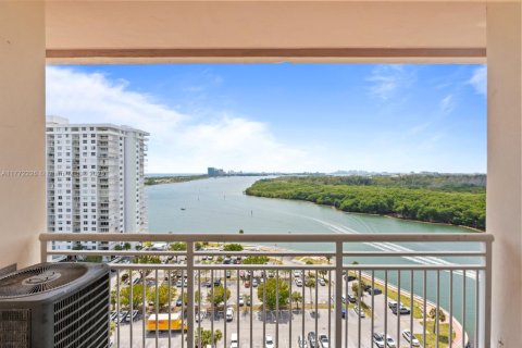 Condominio en venta en Sunny Isles Beach, Florida, 1 dormitorio, 65.5 m2 № 2021564 - foto 26
