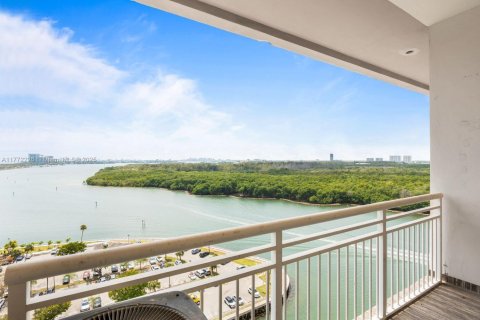 Condominio en venta en Sunny Isles Beach, Florida, 1 dormitorio, 65.5 m2 № 2021564 - foto 3