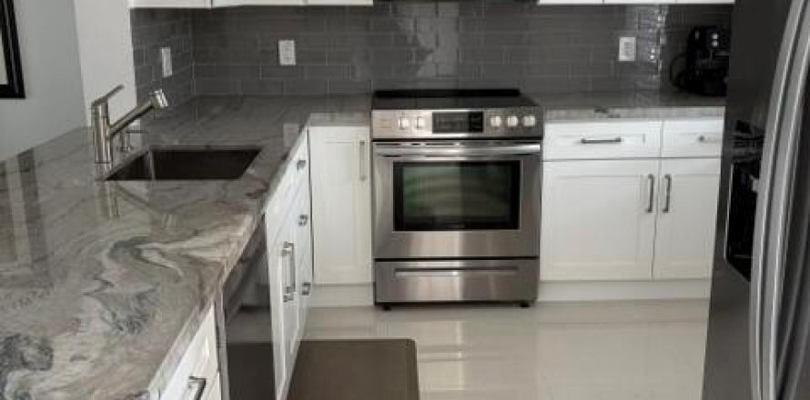 Condo à Dania Beach, Floride, 2 chambres  № 2245678