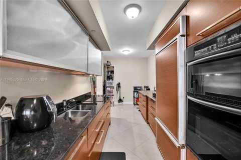 Condominio en venta en Hallandale Beach, Florida, 3 dormitorios, 145.95 m2 № 2044814 - foto 18