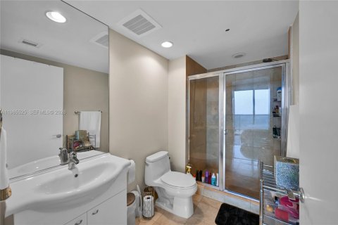 Condominio en venta en Hallandale Beach, Florida, 3 dormitorios, 145.95 m2 № 2044814 - foto 26