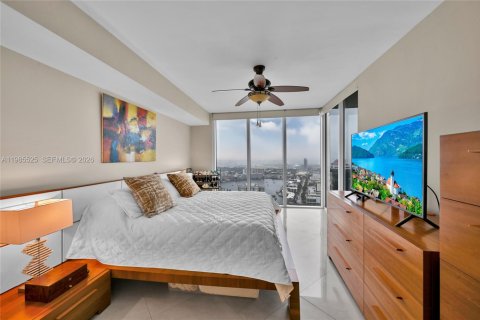 Condominio en venta en Hallandale Beach, Florida, 3 dormitorios, 145.95 m2 № 2044814 - foto 21