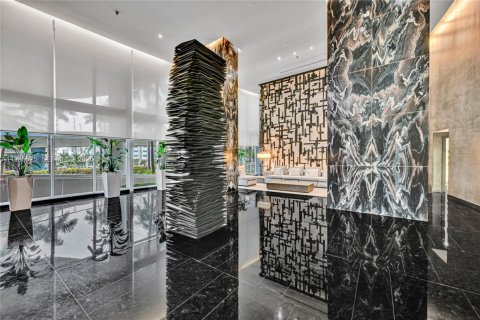 Condominio en Hallandale Beach, Florida, 3 dormitorios  № 2044814