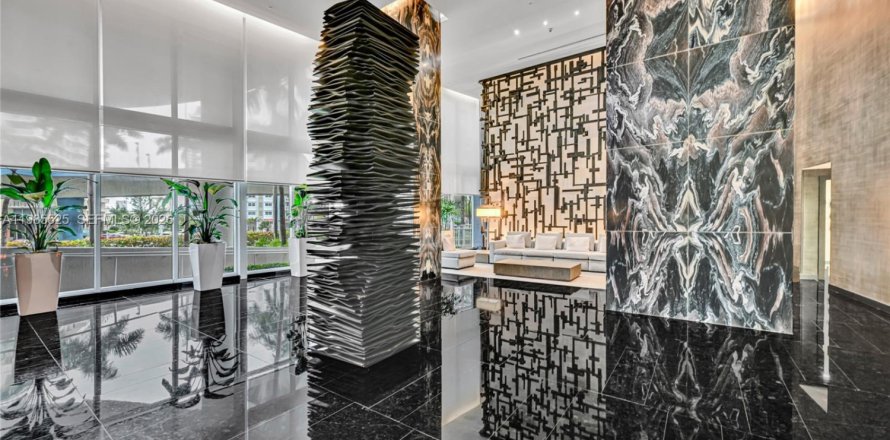 Condominio en Hallandale Beach, Florida, 3 dormitorios  № 2044814