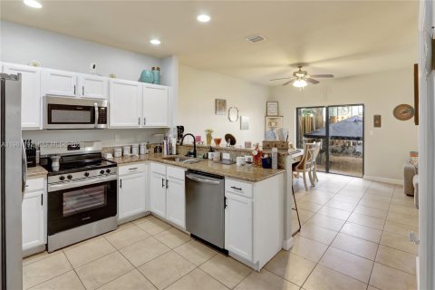 Touwnhouse à vendre à Homestead, Floride: 3 chambres, 151.24 m2 № 2044351 - photo 4