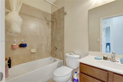 Touwnhouse à vendre à Homestead, Floride: 3 chambres, 151.24 m2 № 2044351 - photo 17