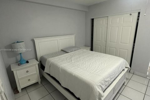 Townhouse in Miami, Florida 2 bedrooms, 93.09 sq.m. № 1956935 - photo 4