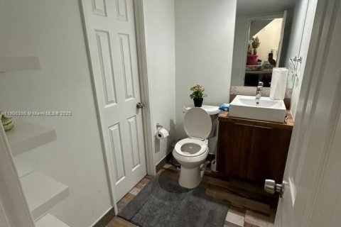 Townhouse in Miami, Florida 2 bedrooms, 93.09 sq.m. № 1956935 - photo 3