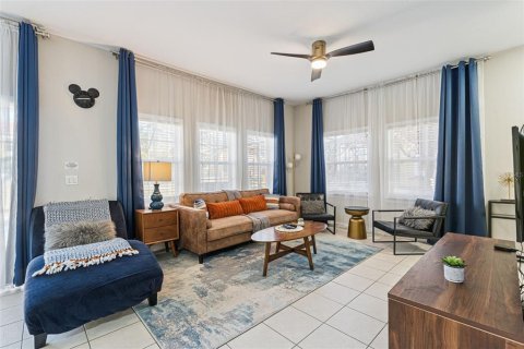 Townhouse in Kissimmee, Florida 4 bedrooms, 153.29 sq.m. № 2144755 - photo 5