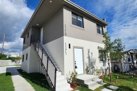 Casa en Miami, Florida 3 dormitorios № 2084639