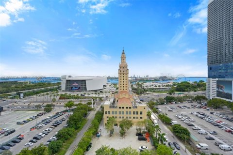 Condo in Miami, Florida  № 2052807 - photo 15