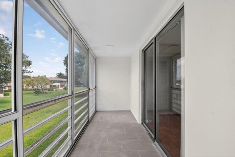 Condo in West Palm Beach, Florida, 1 bedroom № 2169909 - photo 18