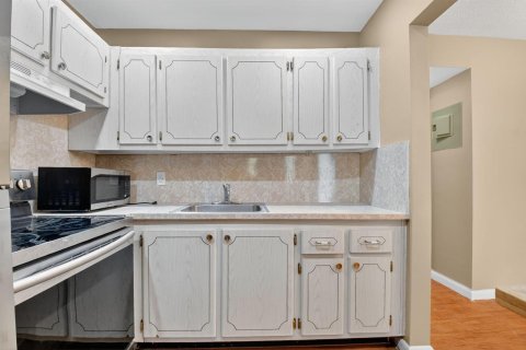 Condo in West Palm Beach, Florida, 1 bedroom № 2169909 - photo 9