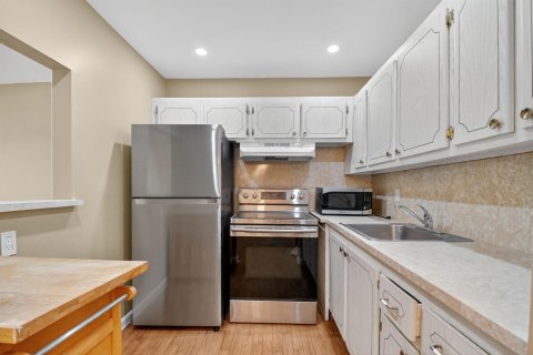 Condo in West Palm Beach, Florida, 1 bedroom № 2169909 - photo 8