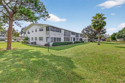 Condo in West Palm Beach, Florida, 1 bedroom № 2169909 - photo 20