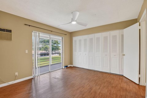 Condo in West Palm Beach, Florida, 1 bedroom № 2169909 - photo 15